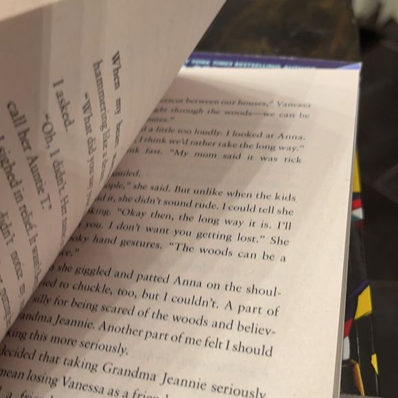 The collector paperback - Picture 8 of 8